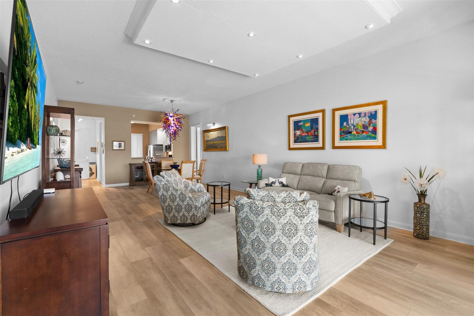 9 HARBOUR ISLE Drive E, #102, Fort Pierce, FL 34949 Notice the custom recessed lighting