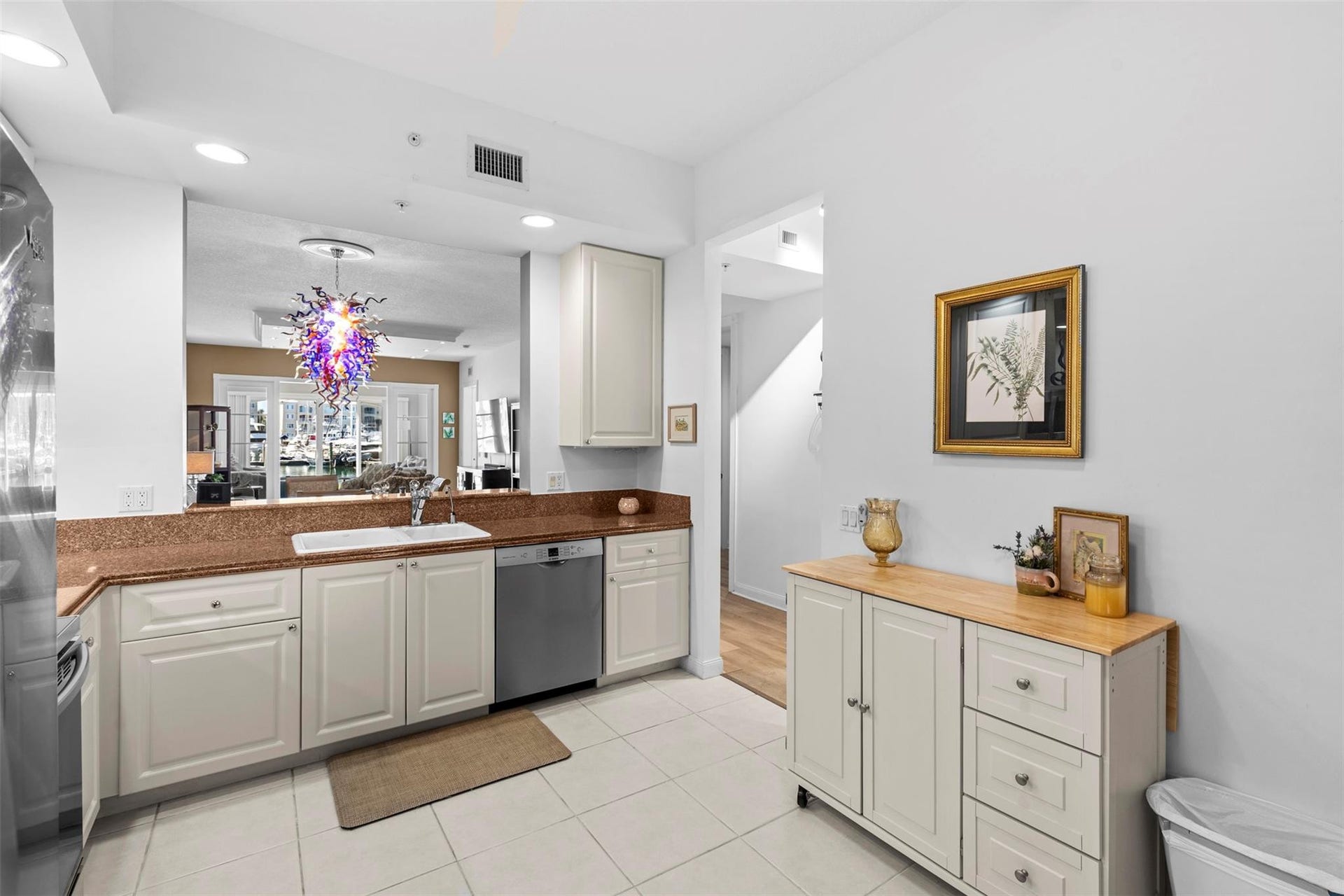 9 HARBOUR ISLE Drive E, #102, Fort Pierce, FL 34949 Kitchen
