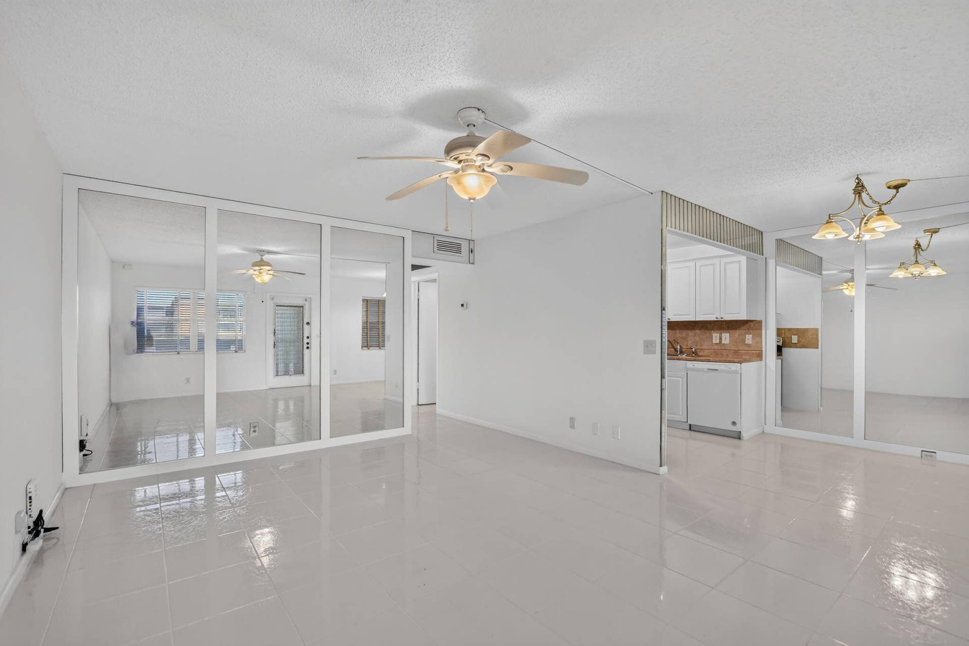 3010 Guildford A, Boca Raton, FL 33434 Living Area