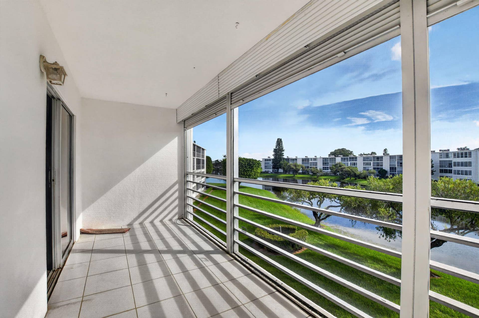 3010 Guildford A, Boca Raton, FL 33434 Screened Patio
