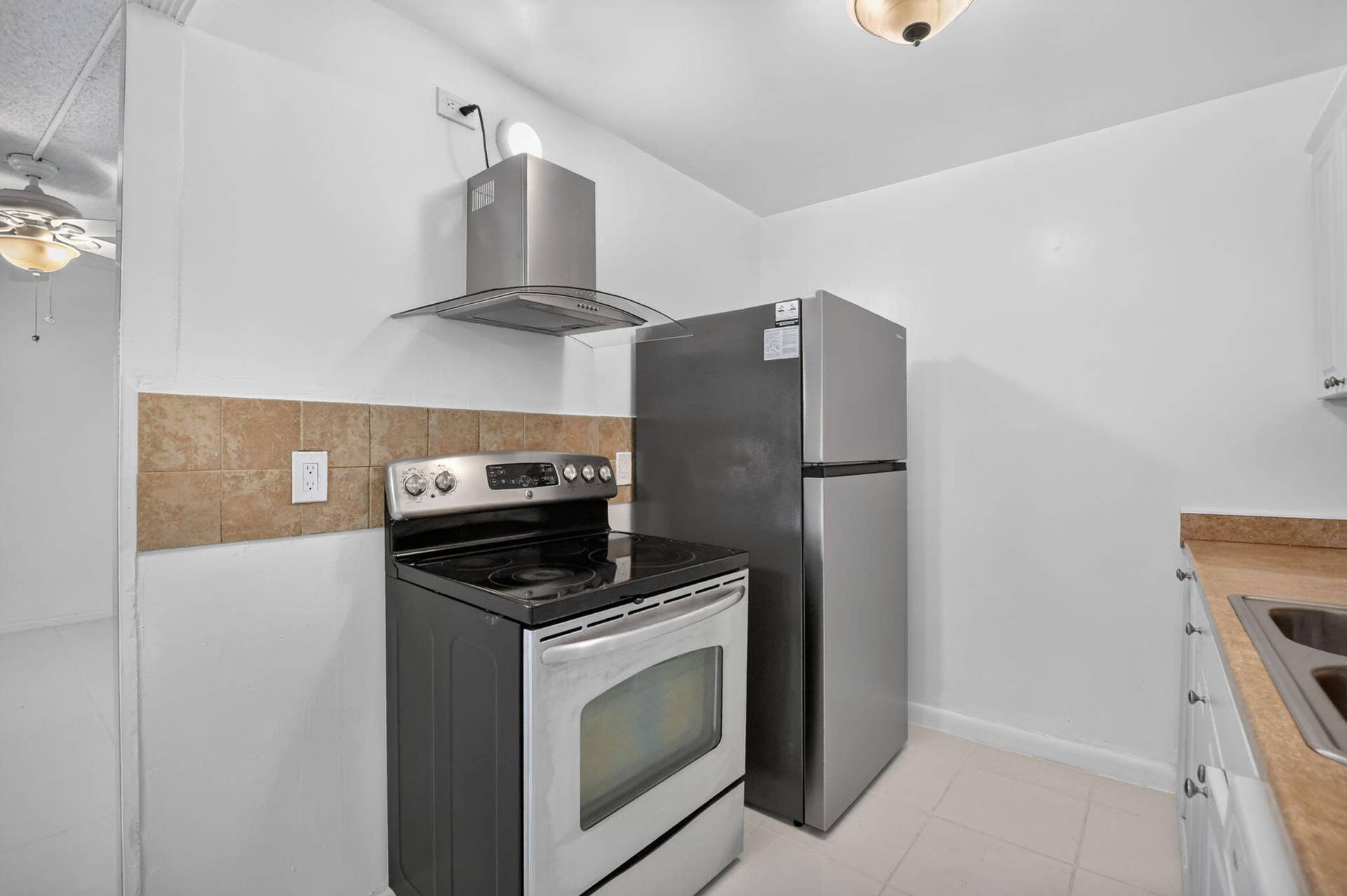 3010 Guildford A, Boca Raton, FL 33434 Kitchen