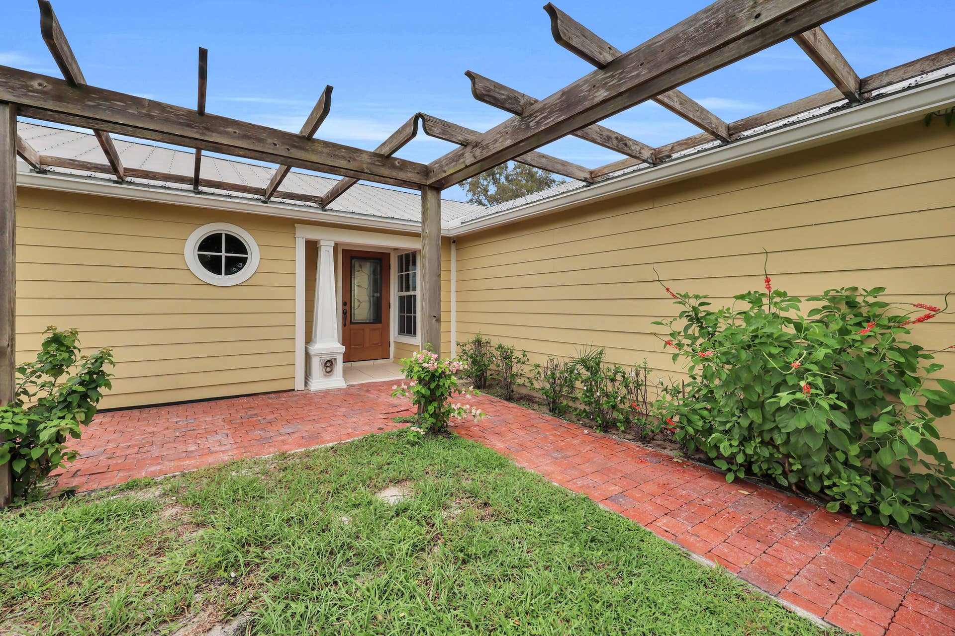 351 SW Dwight Avenue, Port St Lucie, FL 34983 351 sw dwight ave - 04