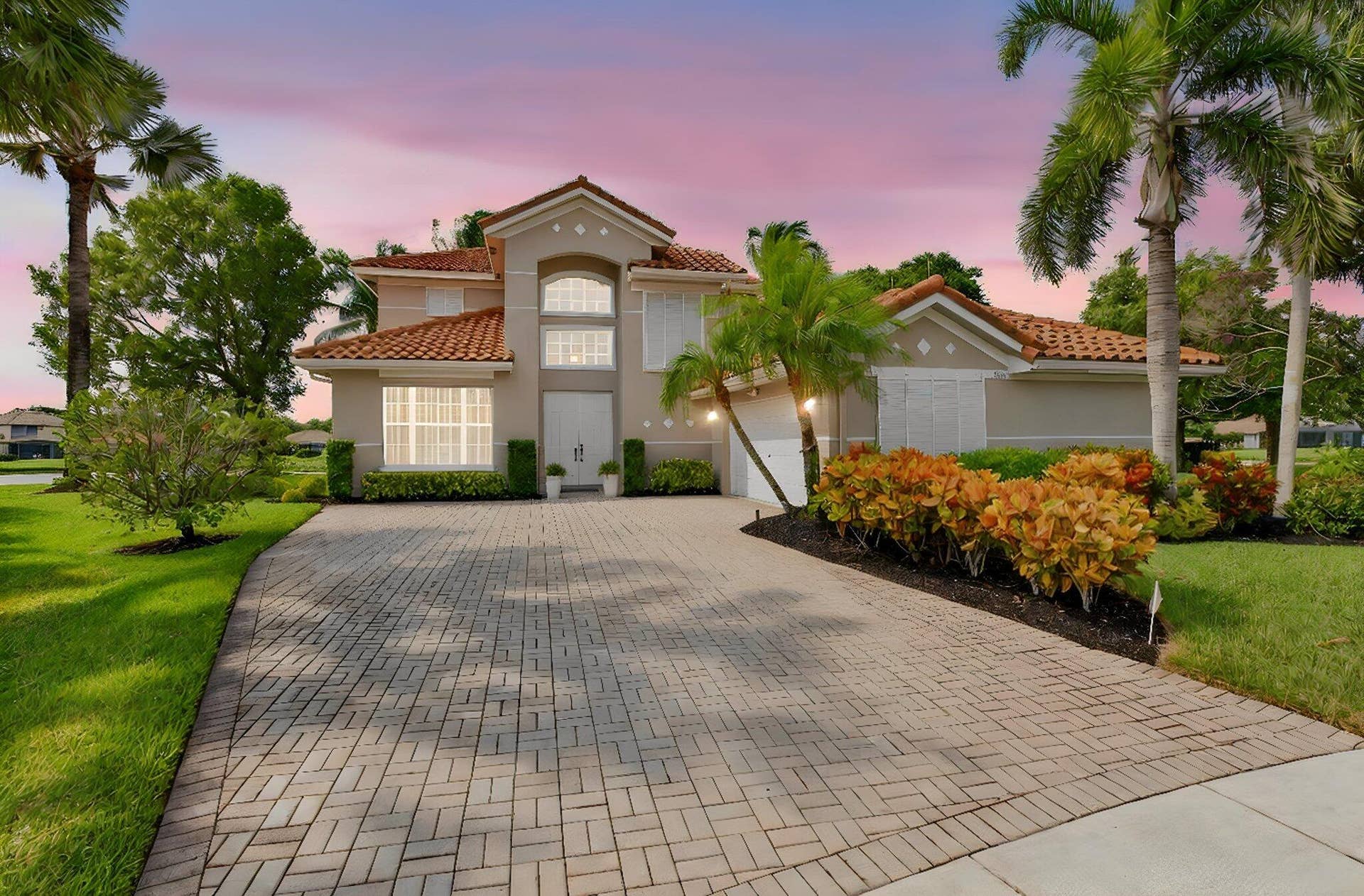 6610 Aston Lane, Boynton Beach, FL 33437 Stunning Sunsets!