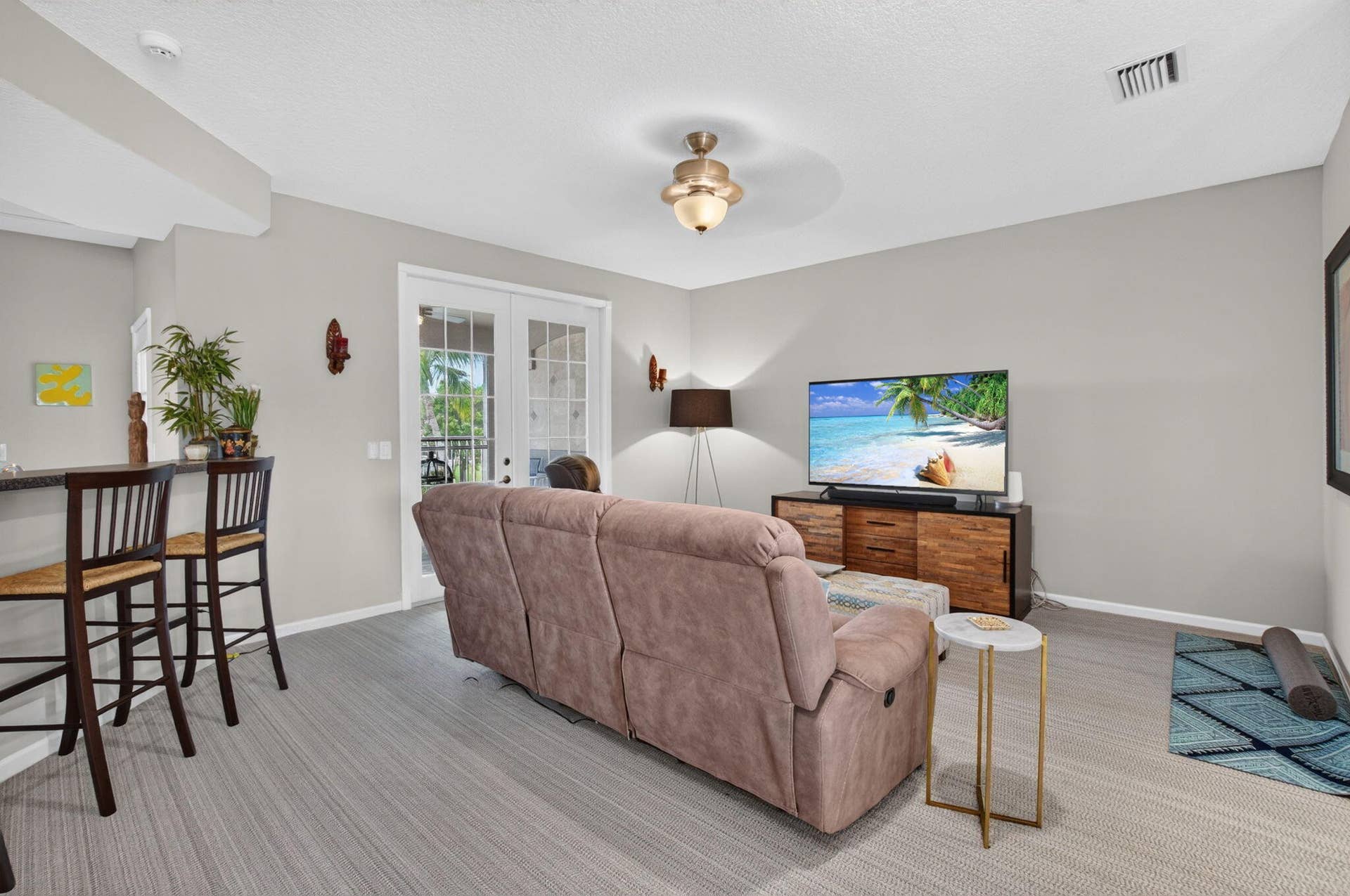 6610 Aston Lane, Boynton Beach, FL 33437 Light gray walls with textured flooring