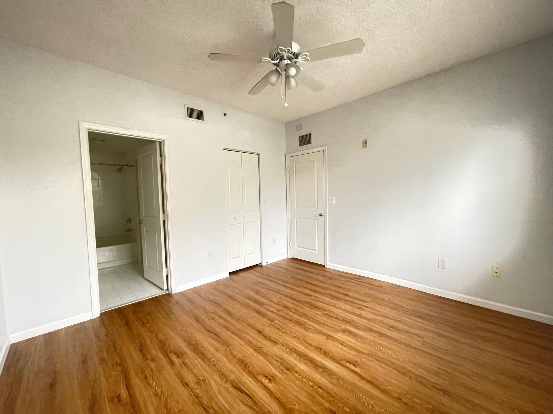 5920 W SAMPLE Road, #203, Coral Springs, FL 33063 IMG_0294