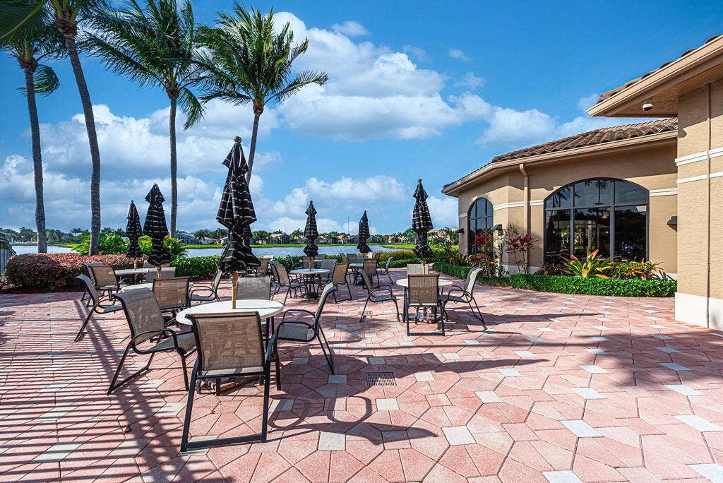 Bistro outside or in