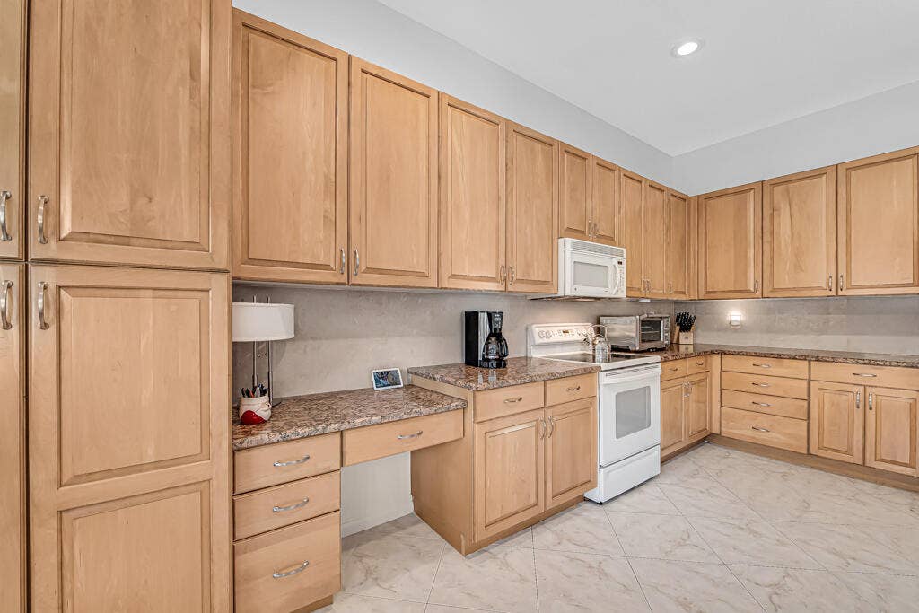 huge pantry, desk area is nice too
