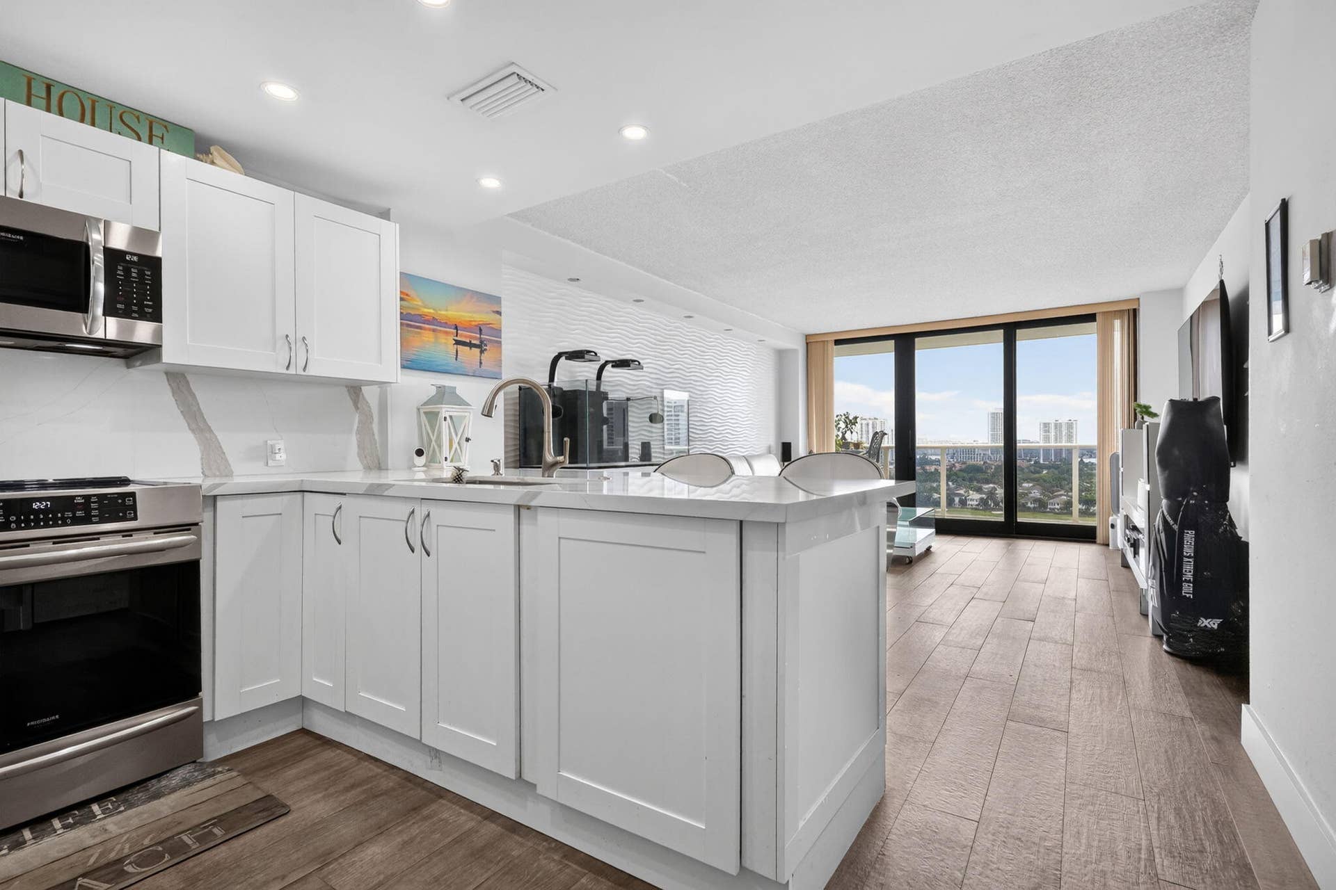 3625 N Country Club Drive, #1807, Aventura, FL 33180 5-web-or-mls-8H3A6947