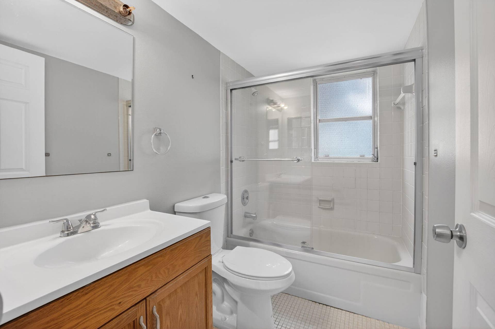 14701 Cumberland Drive, #2080, Delray Beach, FL 33446 Guest bathroom