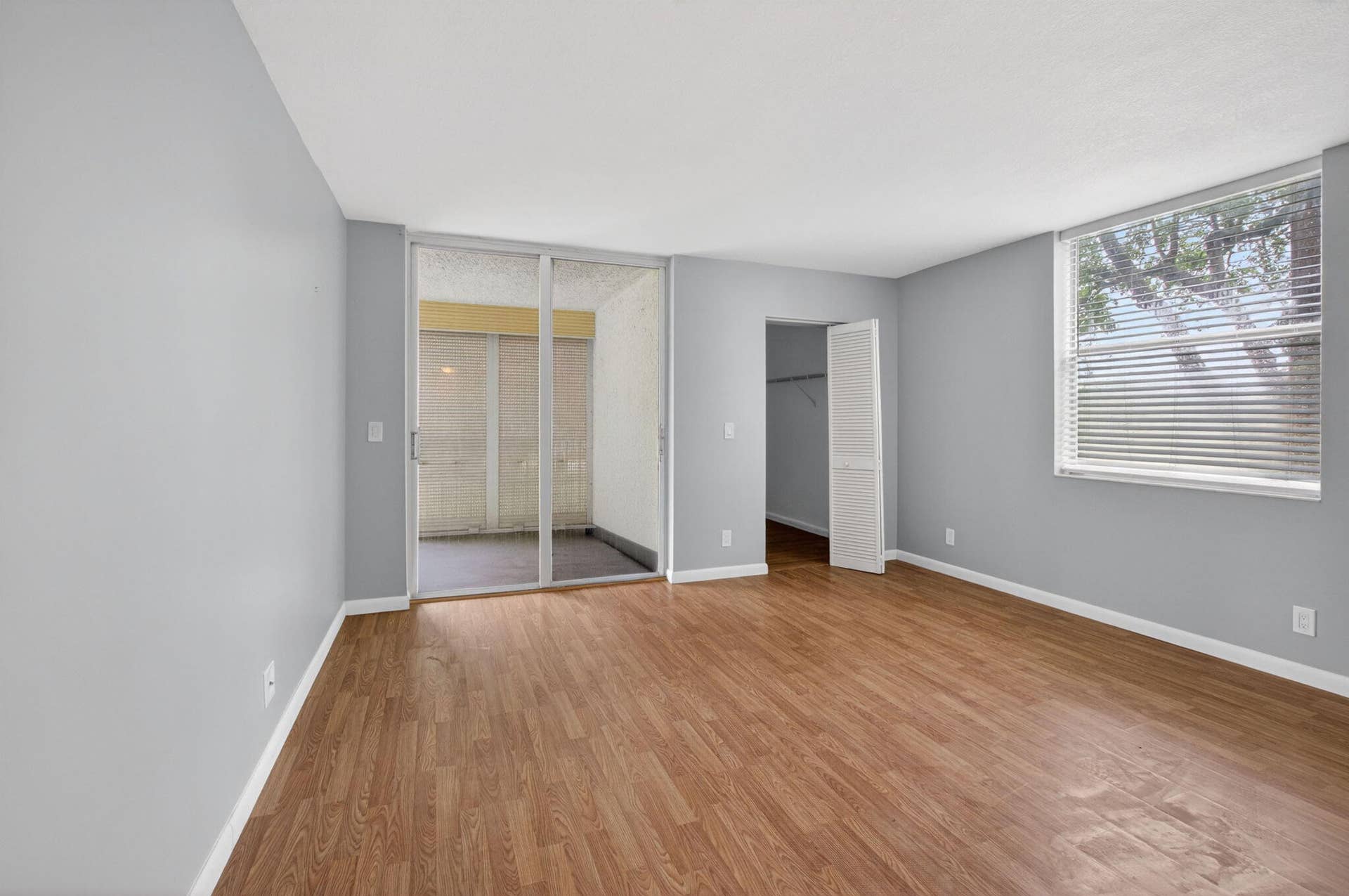 14701 Cumberland Drive, #2080, Delray Beach, FL 33446 Primary bedroom with balcony access