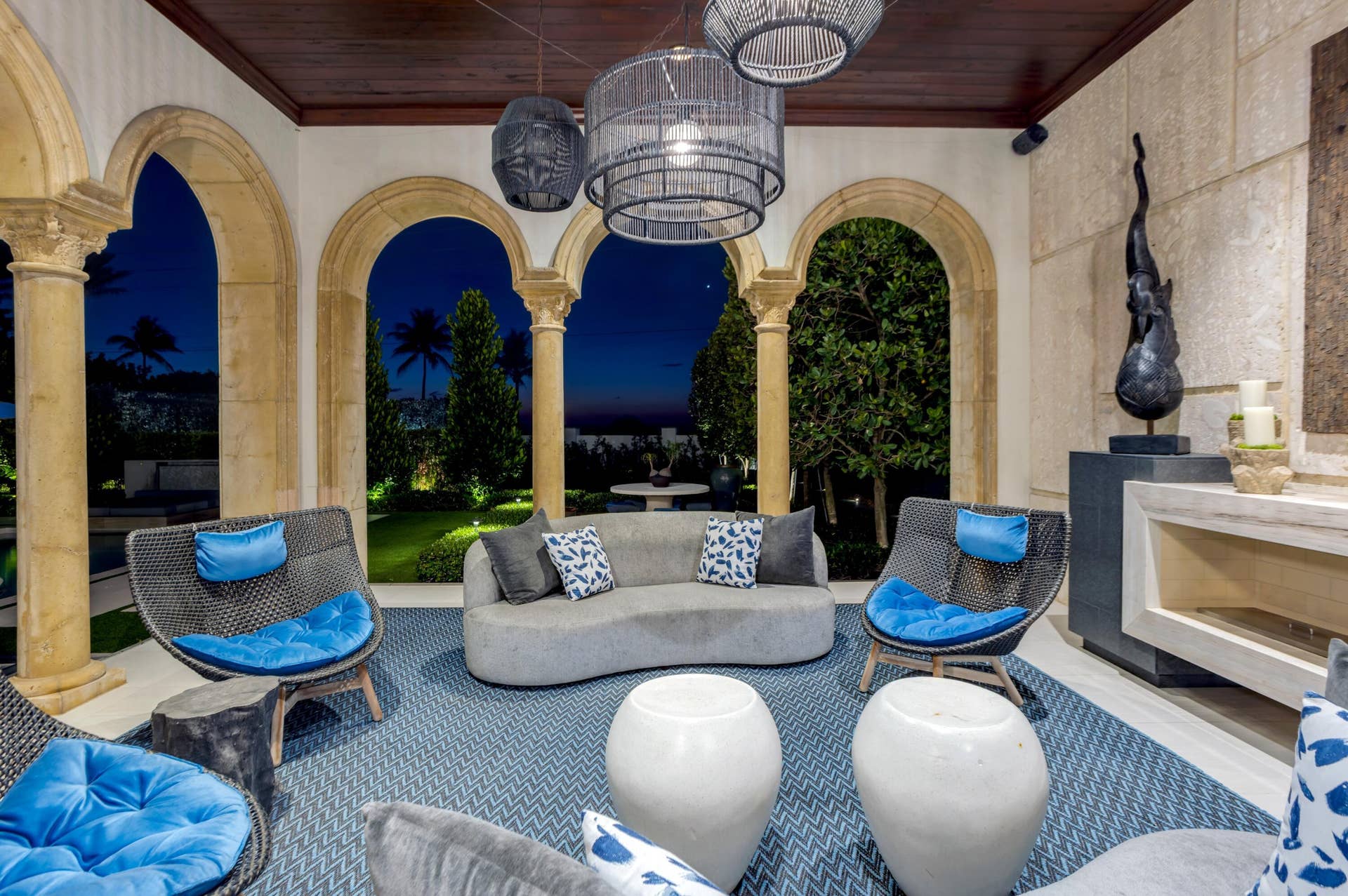 mls_CABANA_SEATING_SUNRISE_STRAIGHT_EB