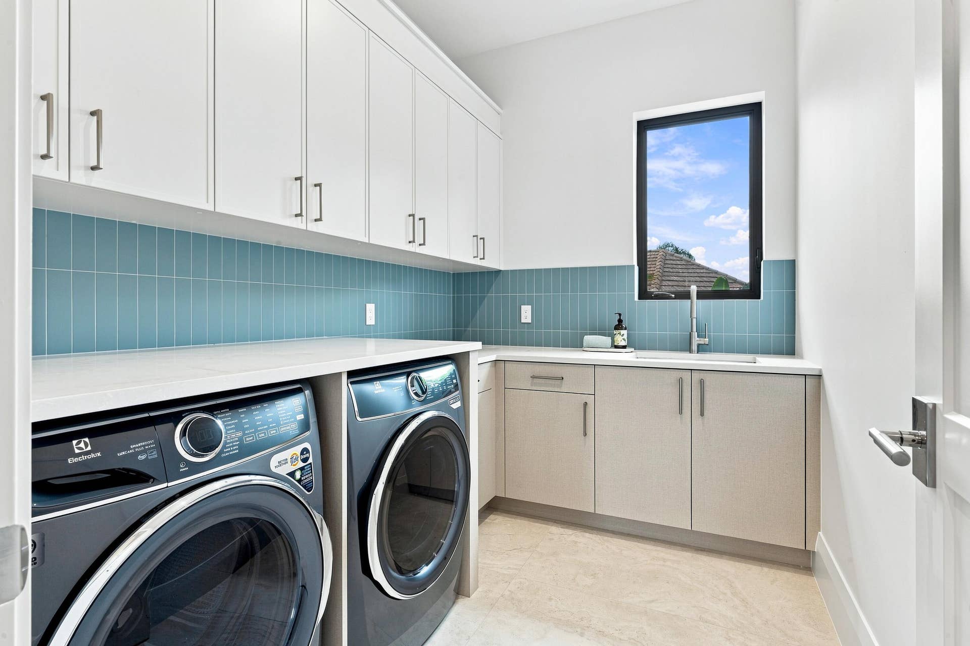 155 Ebbtide Drive, North Palm Beach, FL 33408 SECOND FLOOR LAUNDRY