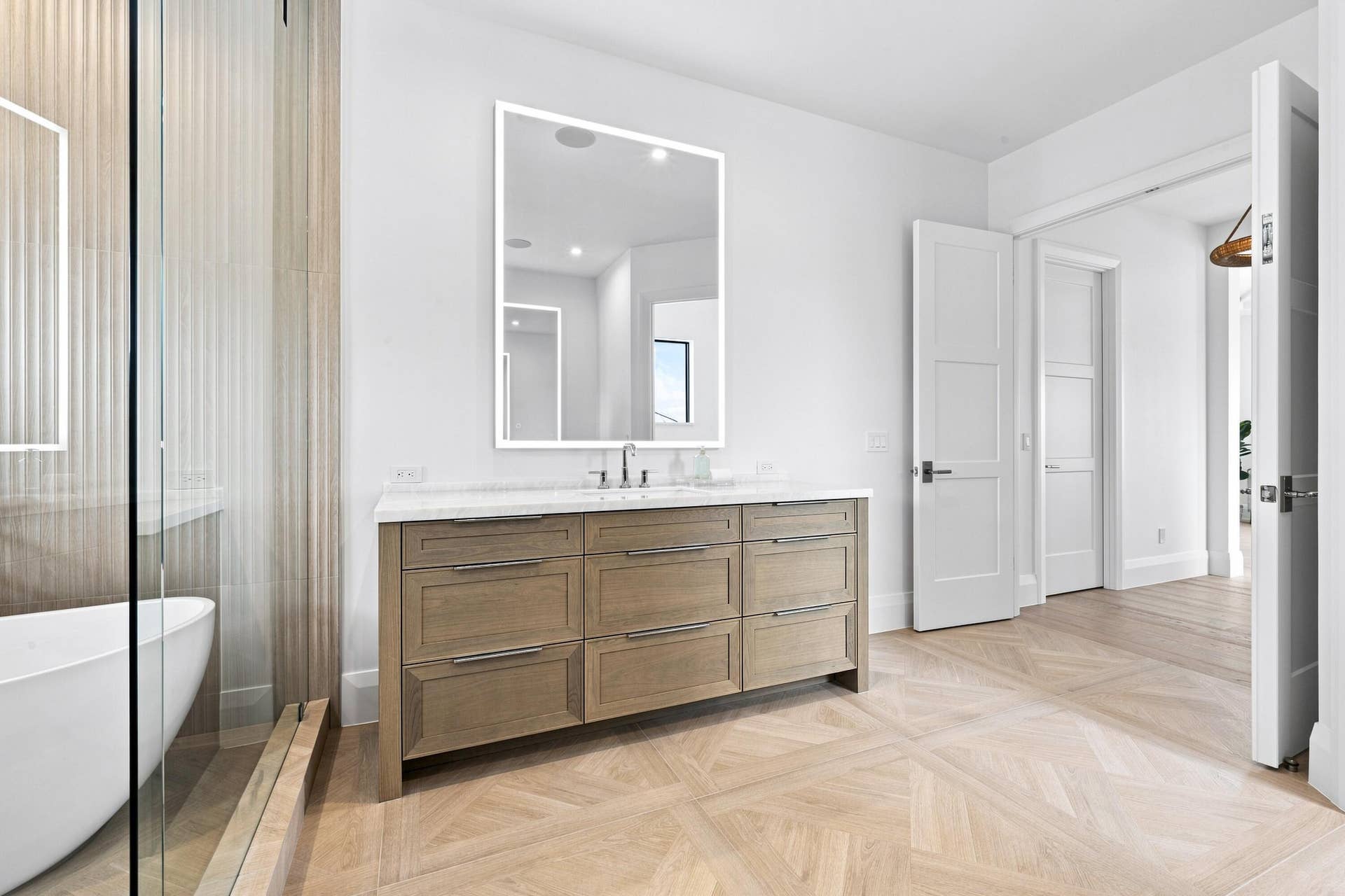155 Ebbtide Drive, North Palm Beach, FL 33408 SECOND FLOOR PRIMARY BATHROOM