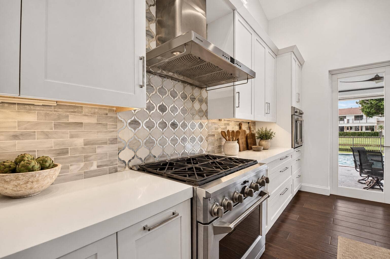5757 HARRINGTON Way, Boca Raton, FL 33496 Refined Kitchen with Warm Neutral Stylin