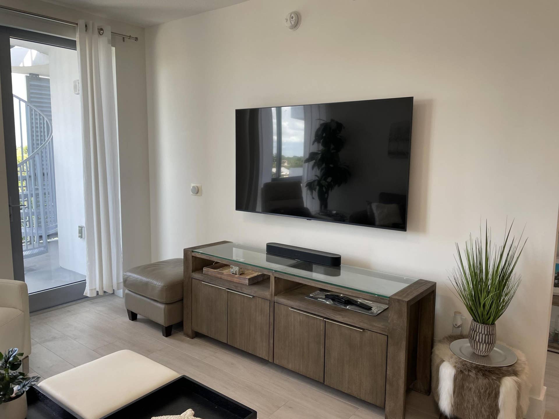 Smart TV console