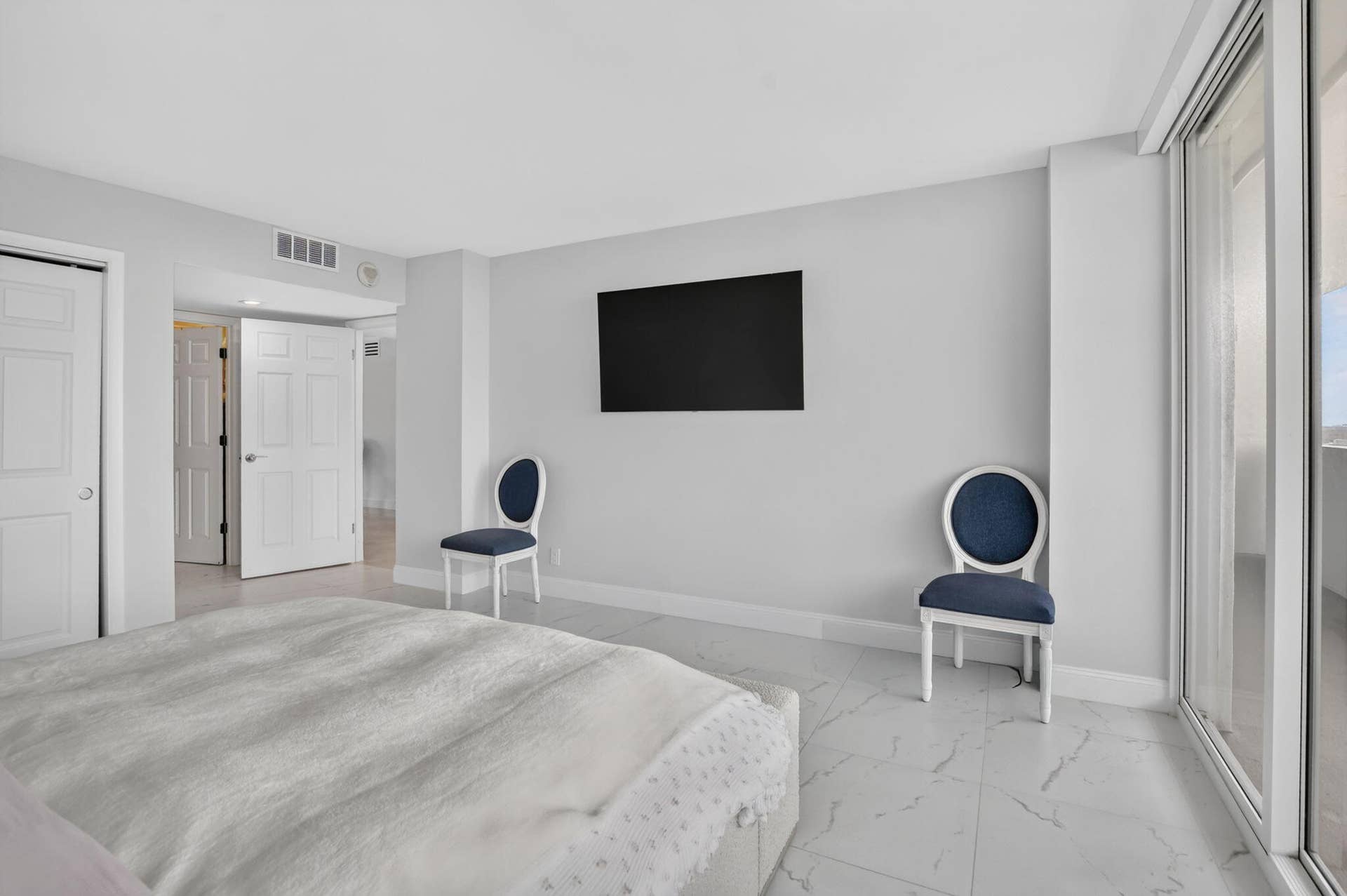 Primary suite