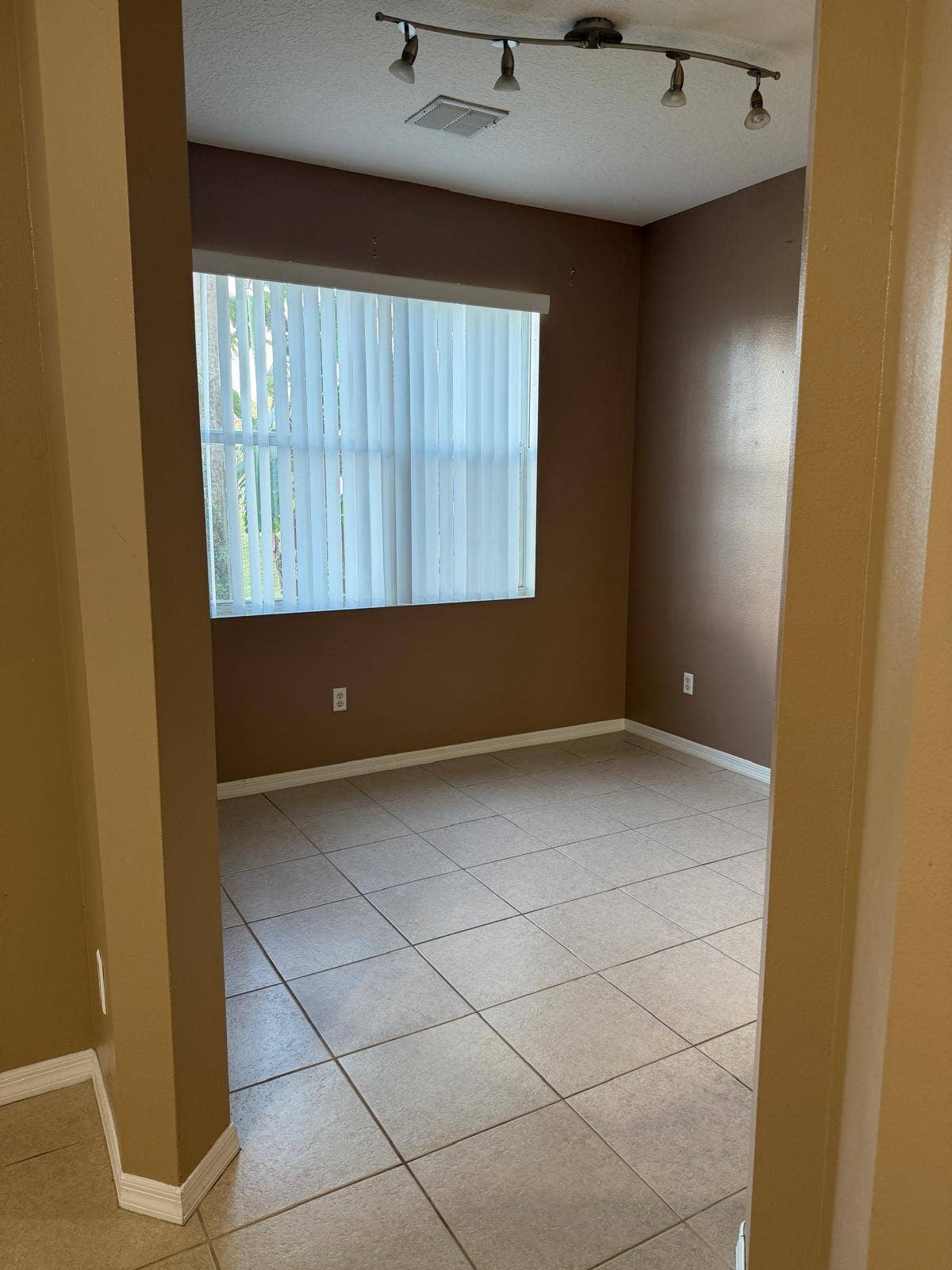 1510 Seminole Palms Drive, Greenacres, FL 33463 Dinning area