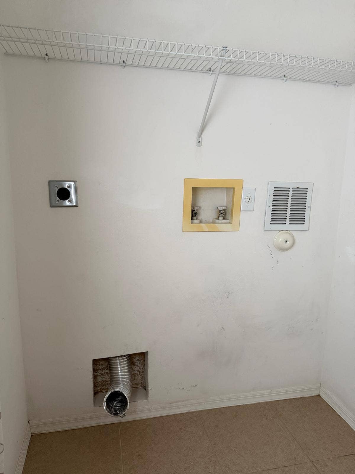 1510 Seminole Palms Drive, Greenacres, FL 33463 Washer and dryer hookup
