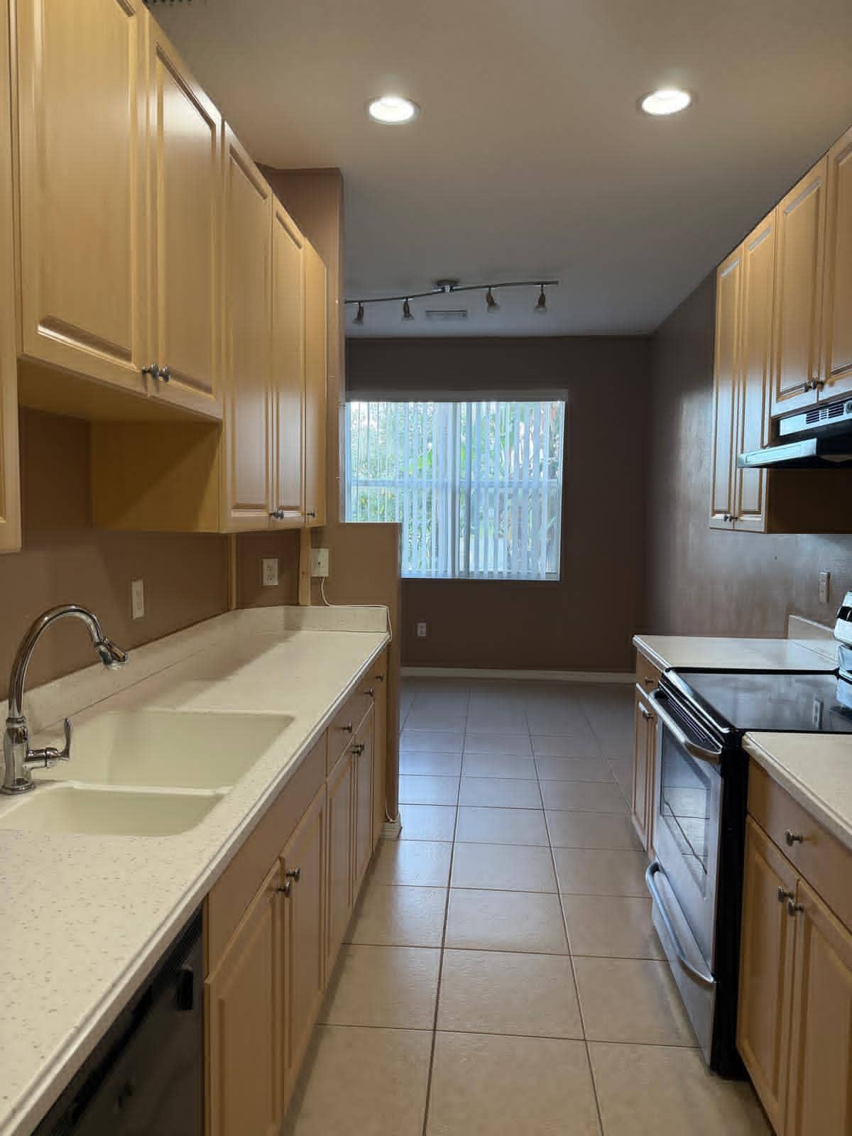 1510 Seminole Palms Drive, Greenacres, FL 33463 Kitchen