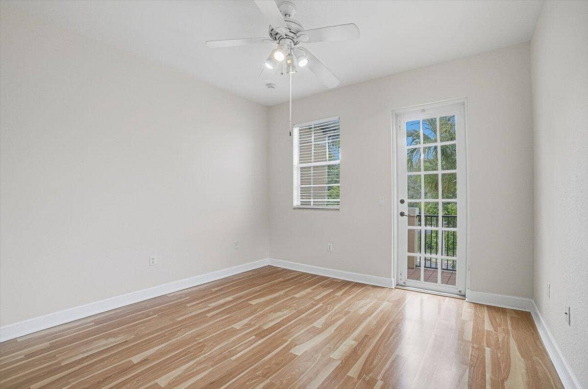 30-Bedroom3