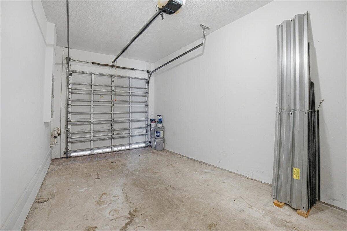 13-Garage