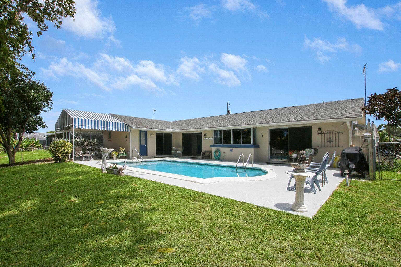 1210 SW 26th Avenue, Boynton Beach, FL 33426 1