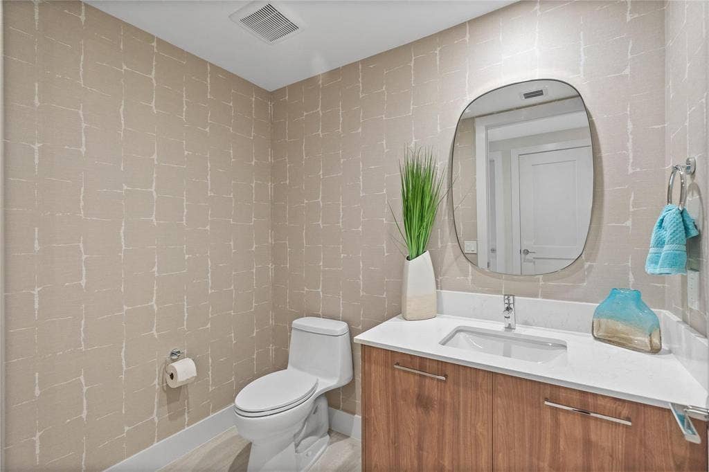 153 N Seabreeze Boulevard, #S-1501, Fort Lauderdale, FL 33304 Selene