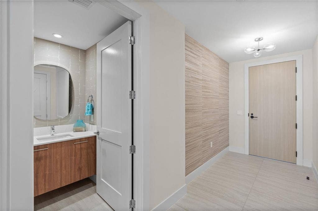 153 N Seabreeze Boulevard, #S-1501, Fort Lauderdale, FL 33304 Selene