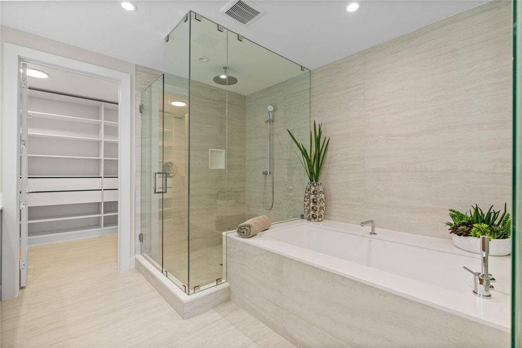153 N Seabreeze Boulevard, #S-1501, Fort Lauderdale, FL 33304 Selene