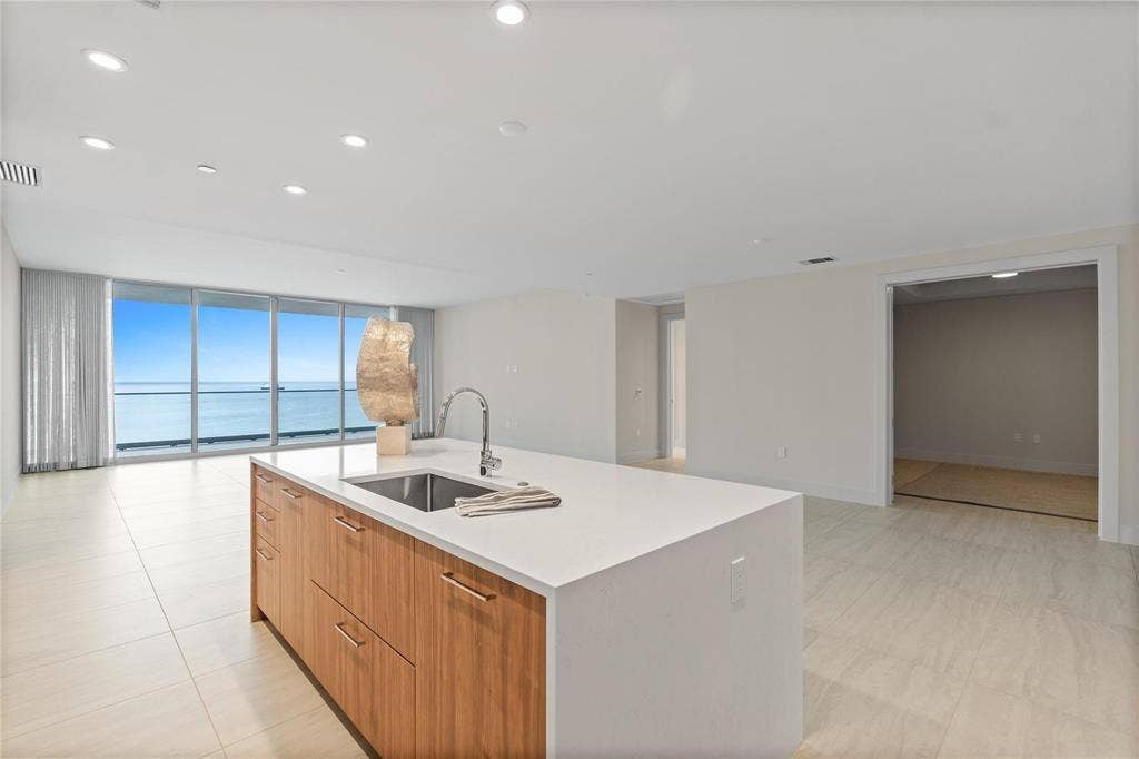 153 N Seabreeze Boulevard, #S-1501, Fort Lauderdale, FL 33304 Selene