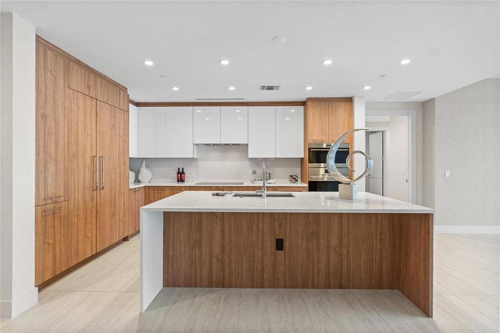 153 N Seabreeze Boulevard, #S-1501, Fort Lauderdale, FL 33304 Selene