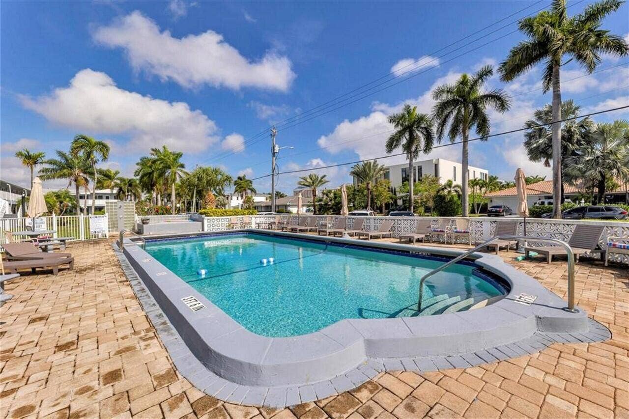 600 LAYNE Boulevard, #211, Hallandale Beach, FL 33009 GetMedia (9)_1