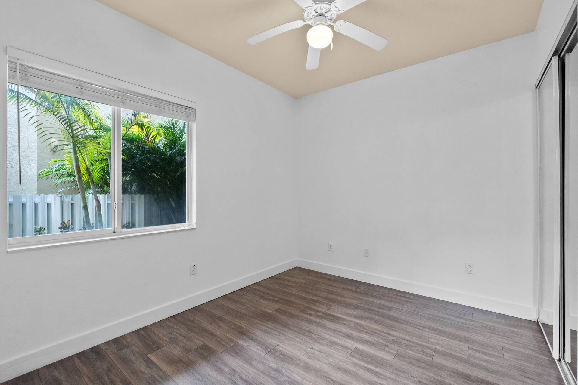 3500 Oaks Clubhouse Drive, #Apt 109, Pompano Beach, FL 33069 3500 Oaks Clubhouse Dr6