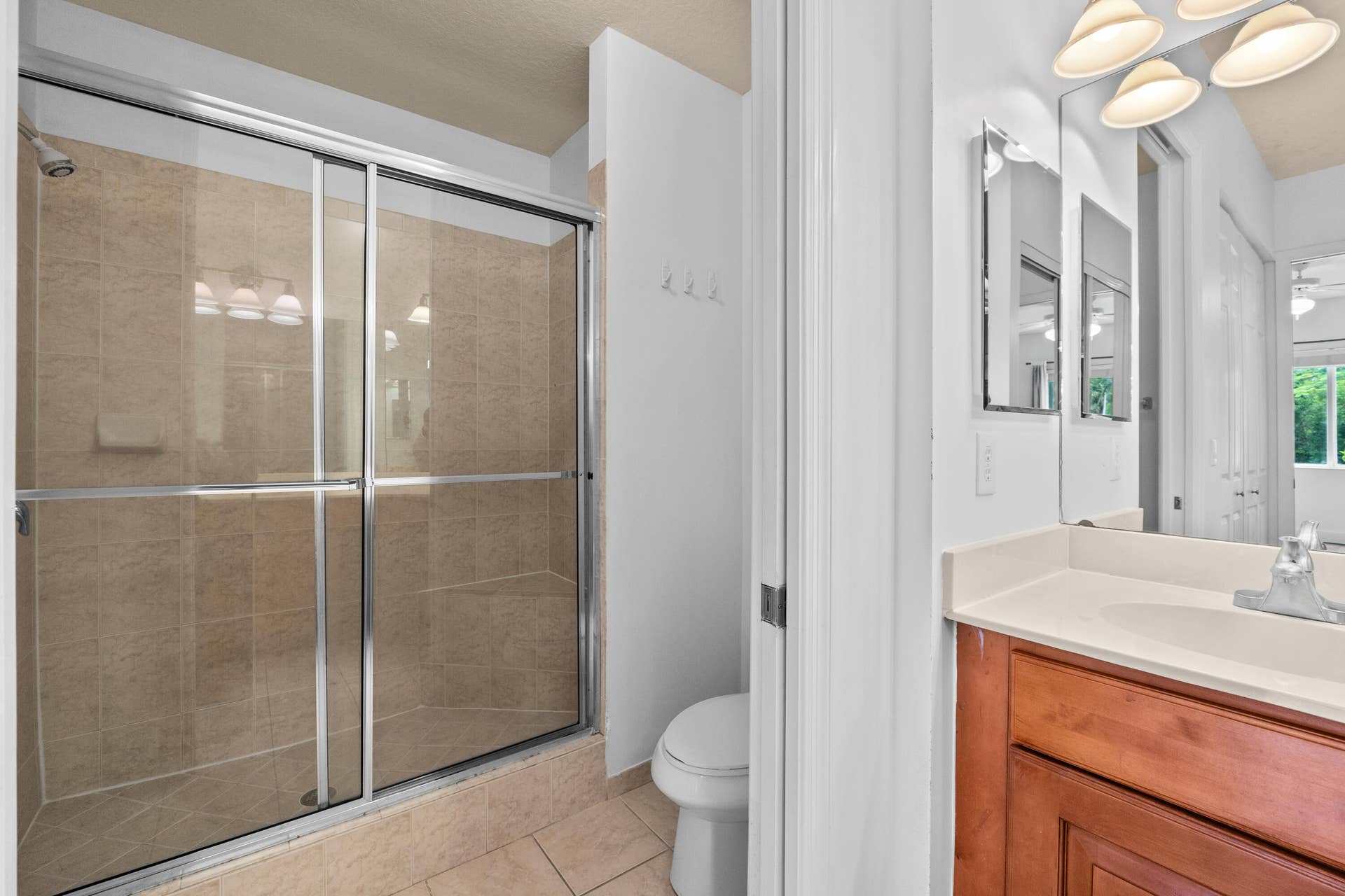 3500 Oaks Clubhouse Drive, #Apt 109, Pompano Beach, FL 33069 3500 Oaks Clubhouse Dr19