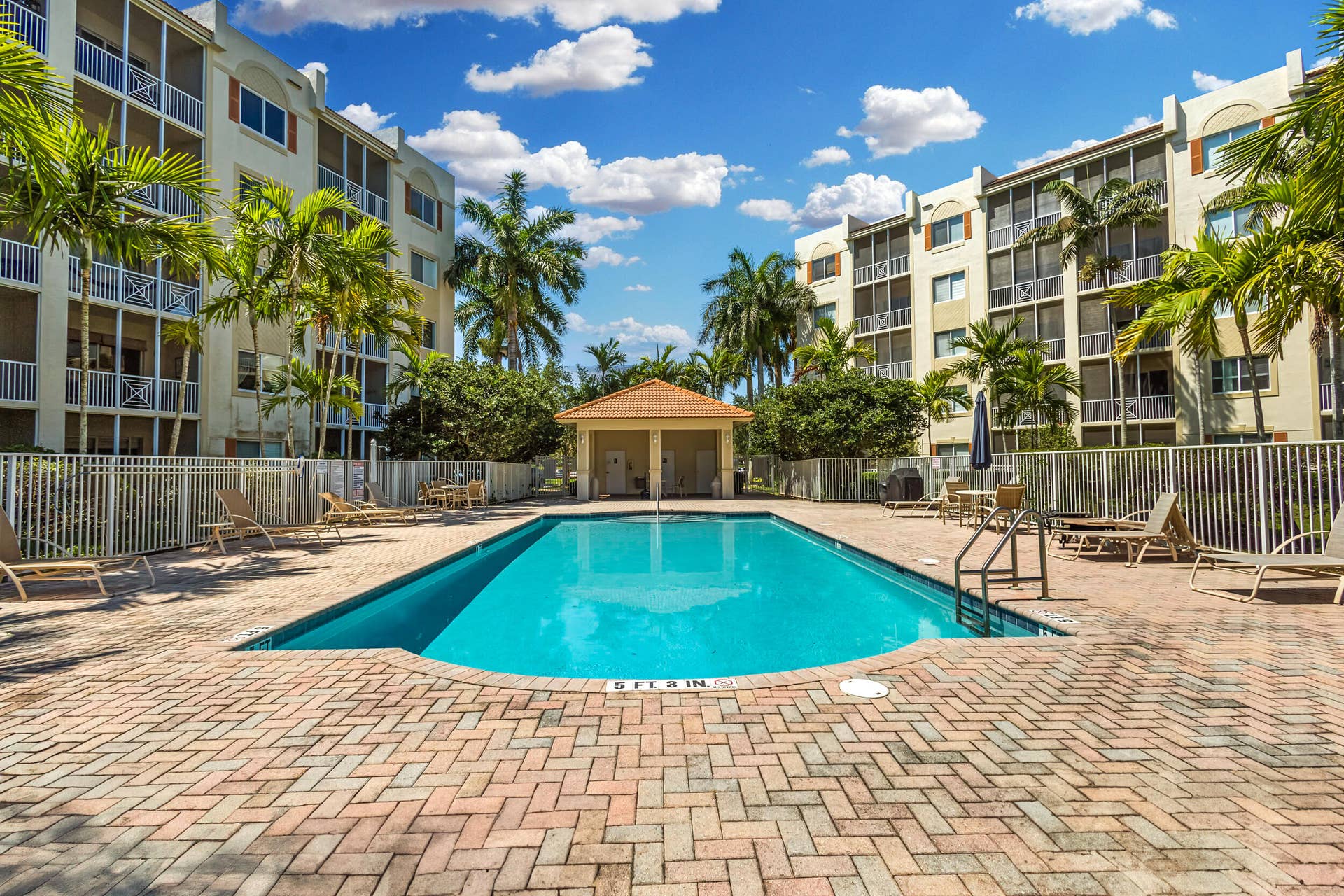 3500 Oaks Clubhouse Drive, #Apt 109, Pompano Beach, FL 33069 Ammenities pool (1)
