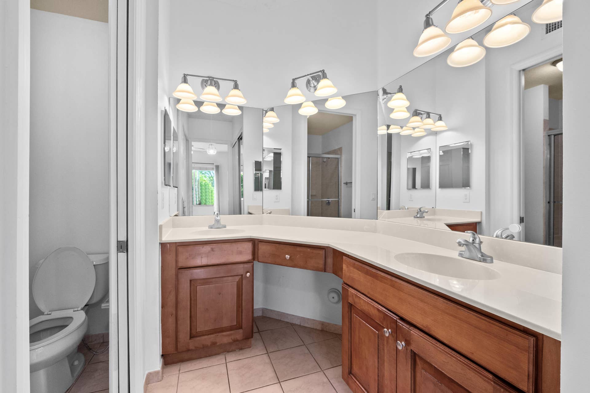 3500 Oaks Clubhouse Drive, #Apt 109, Pompano Beach, FL 33069 3500 Oaks Clubhouse Dr18