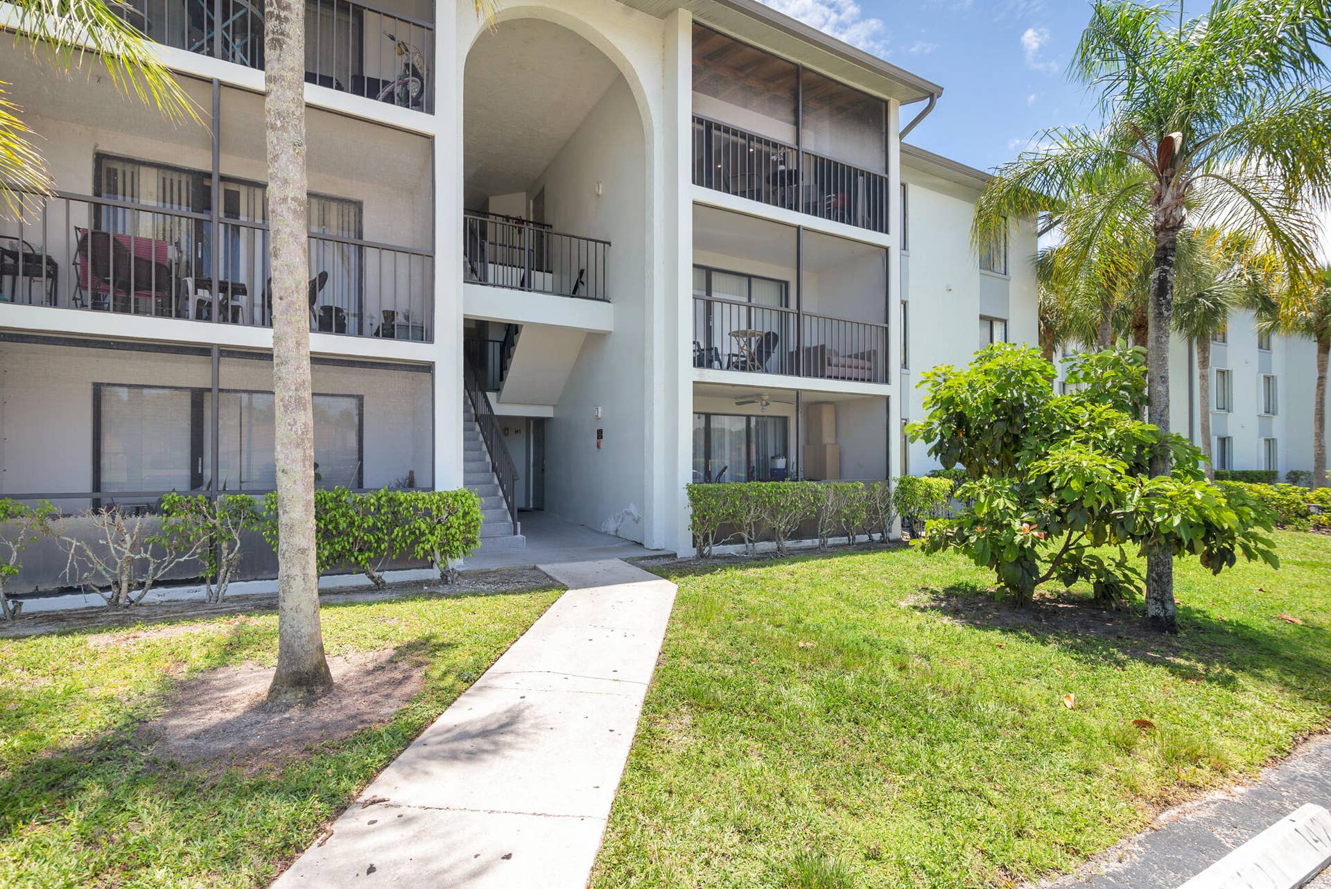 1008 GREEN PINE Boulevard, #H3, West Palm Beach, West Palm Beach, FL 33409 low-2 (1)