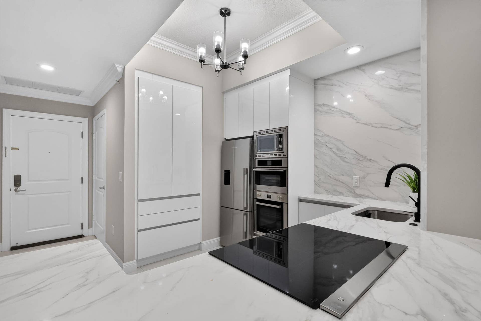Fantastic New Kitchen Design offering plenty of storage and counter space!