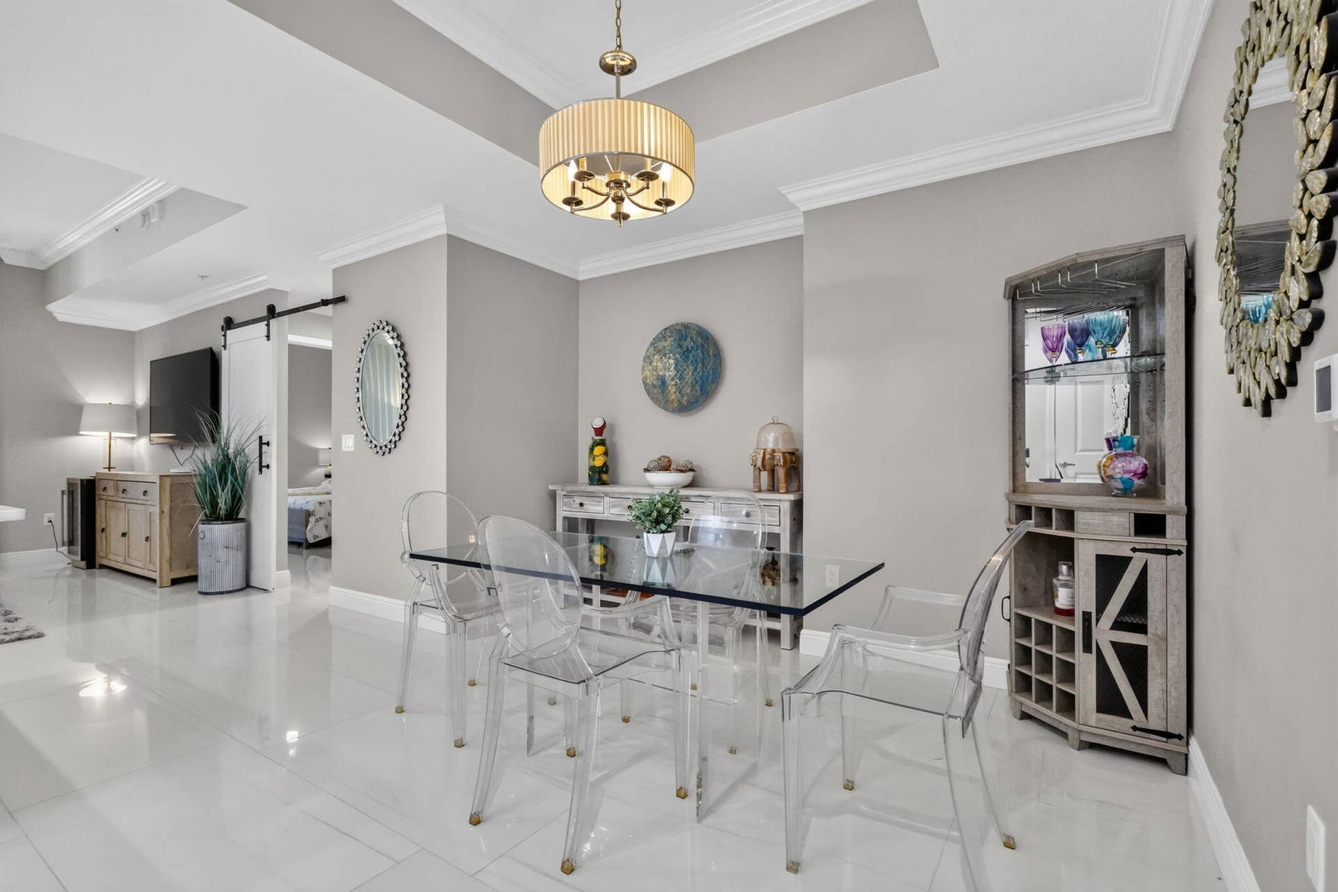 Porcelain Flooring Throughout