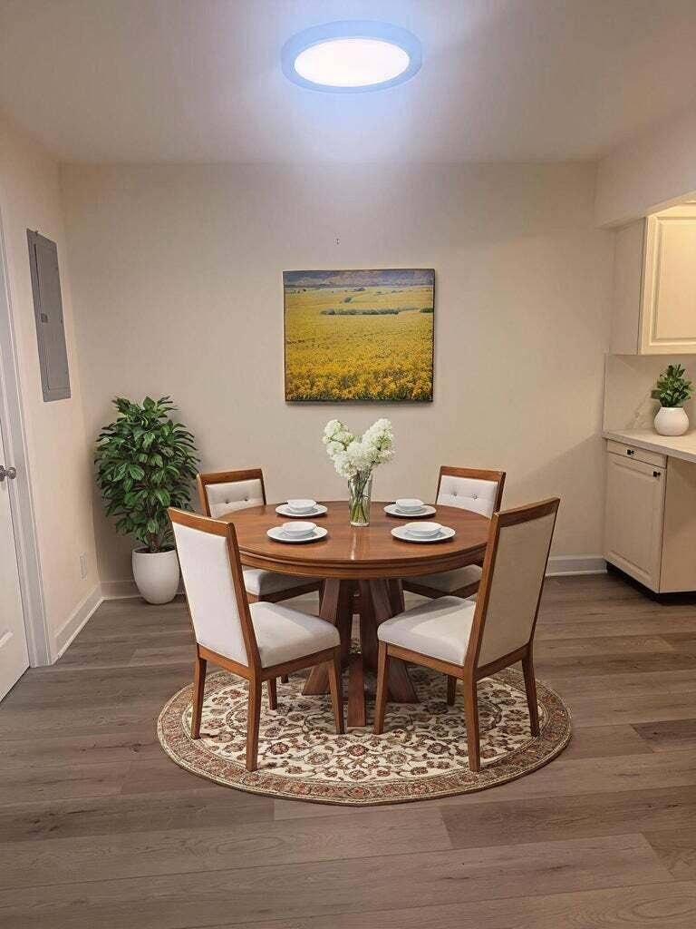 Kitchen 2 Staged RB