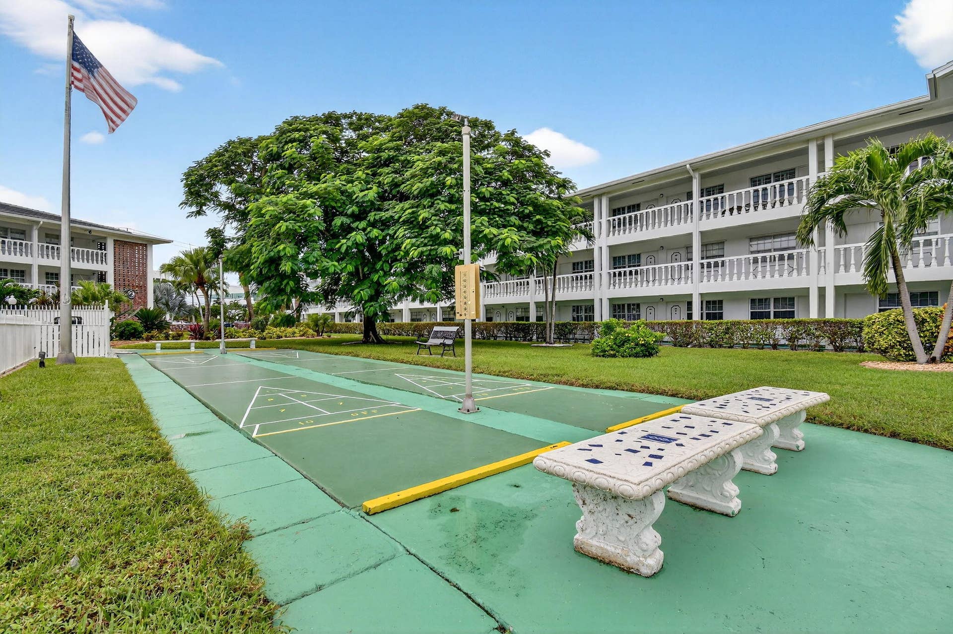 5203 NE 24th Terrace, #B105, Fort Lauderdale, FL 33308 Shuffle Board