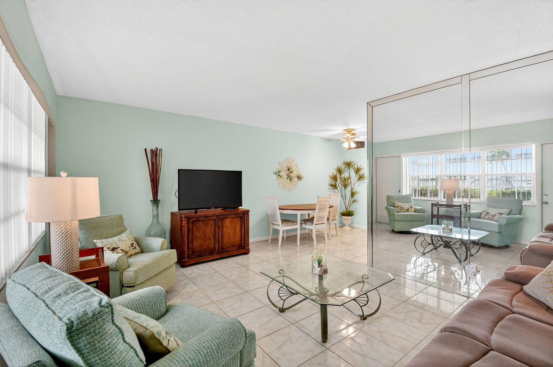 5203 NE 24th Terrace, #B105, Fort Lauderdale, FL 33308 Living Room