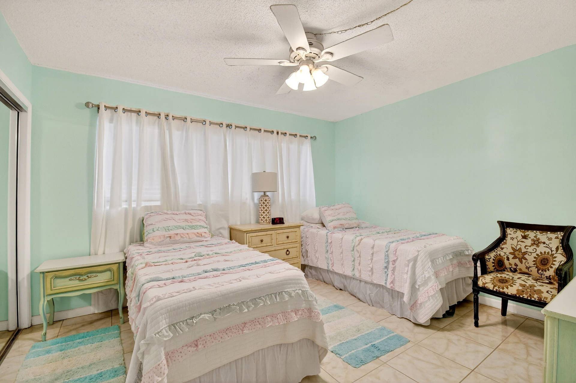 5203 NE 24th Terrace, #B105, Fort Lauderdale, FL 33308 Bedroom