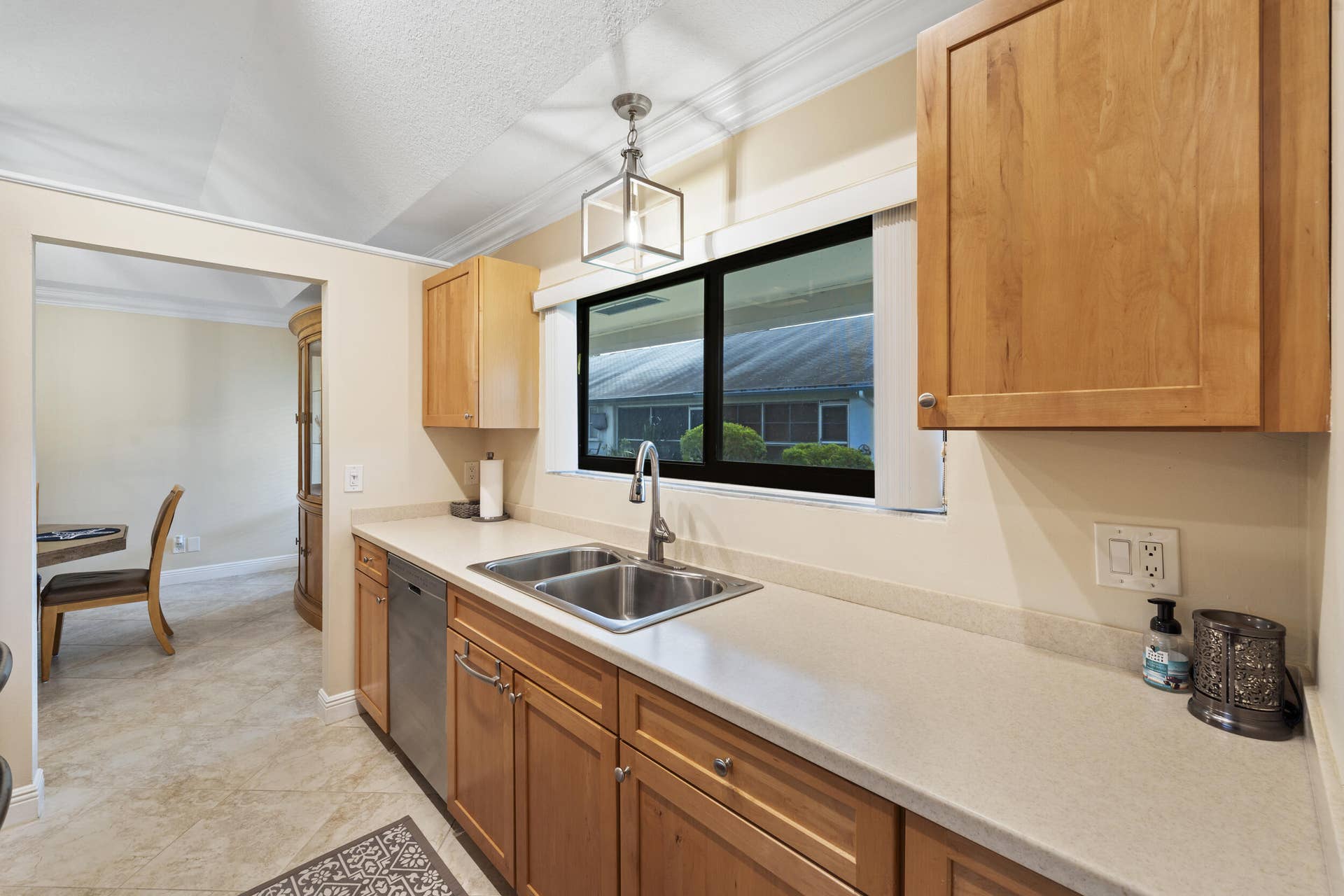 Stainless steel appliances included