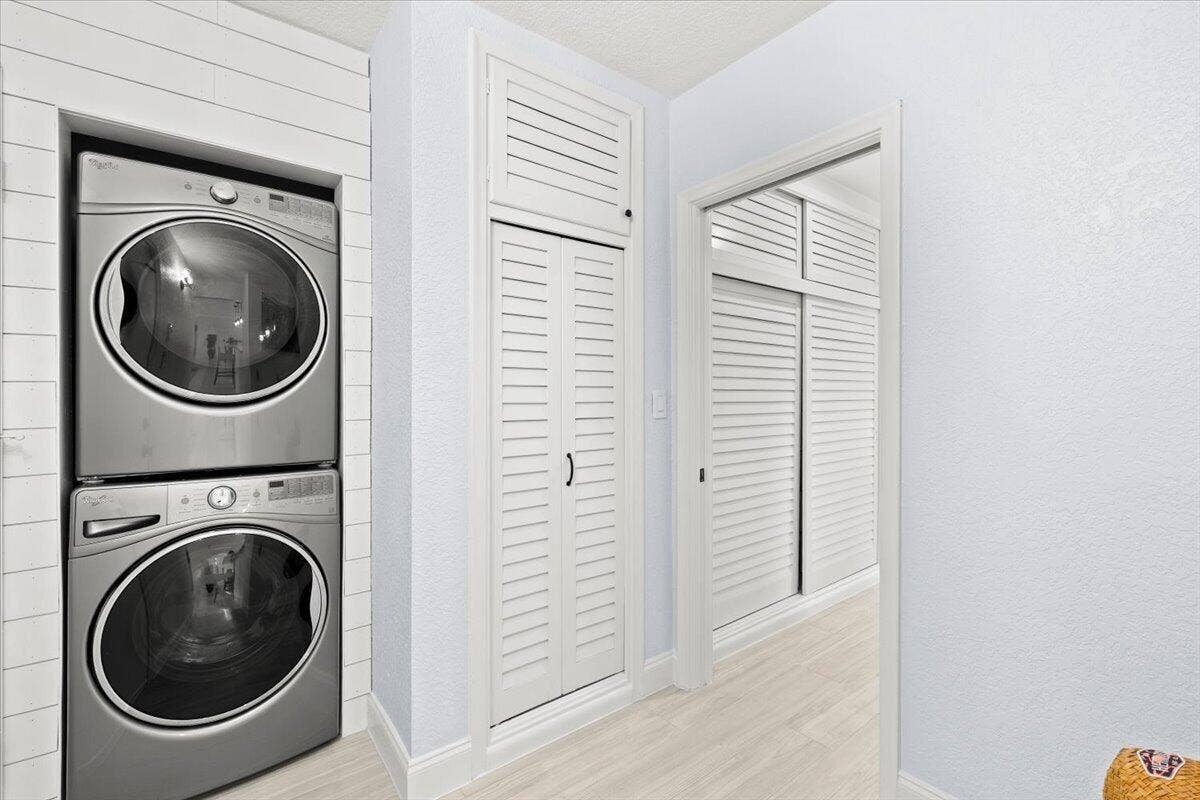 2020 Whirlpool Washer & Dryer