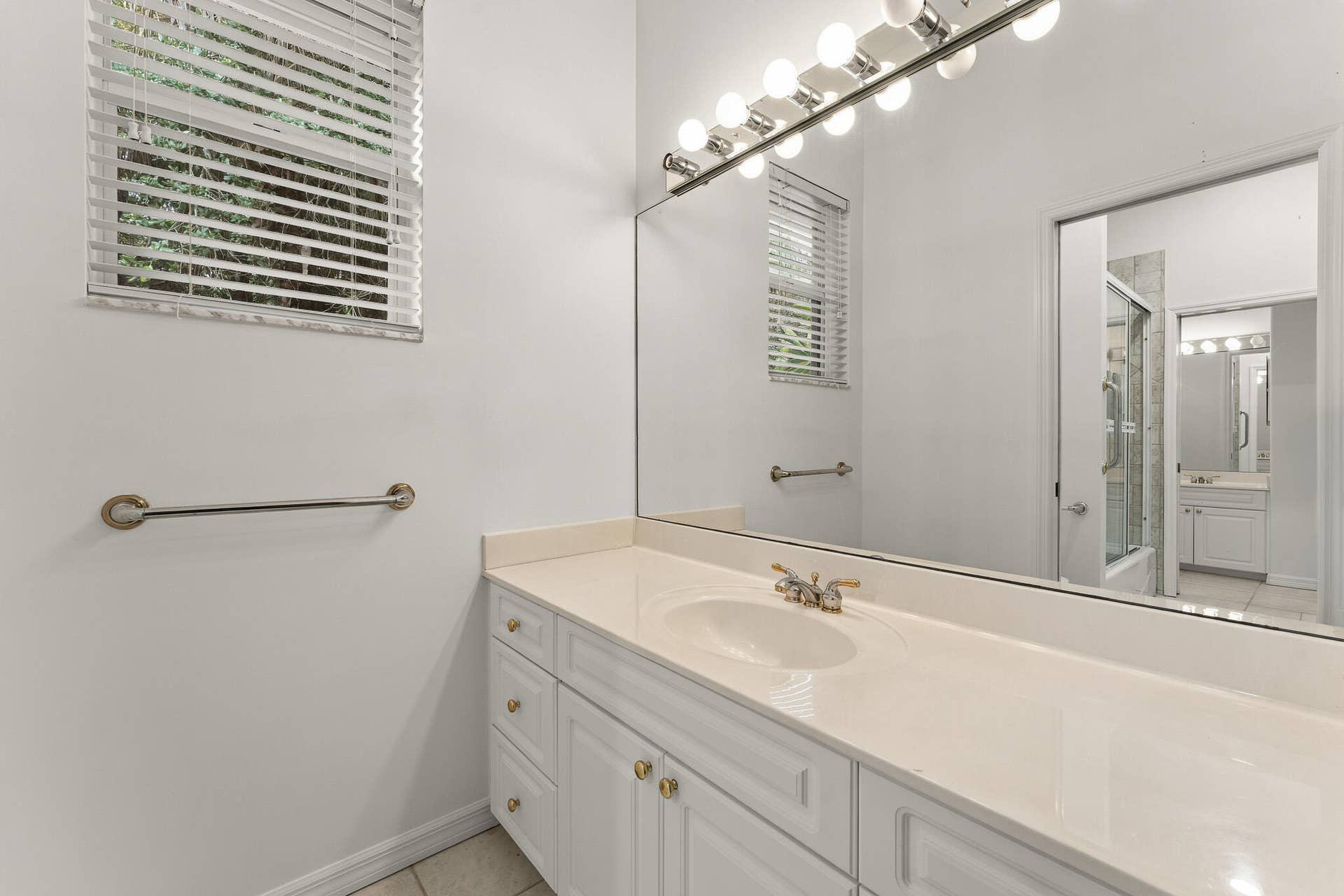 Jack & Jill Bath