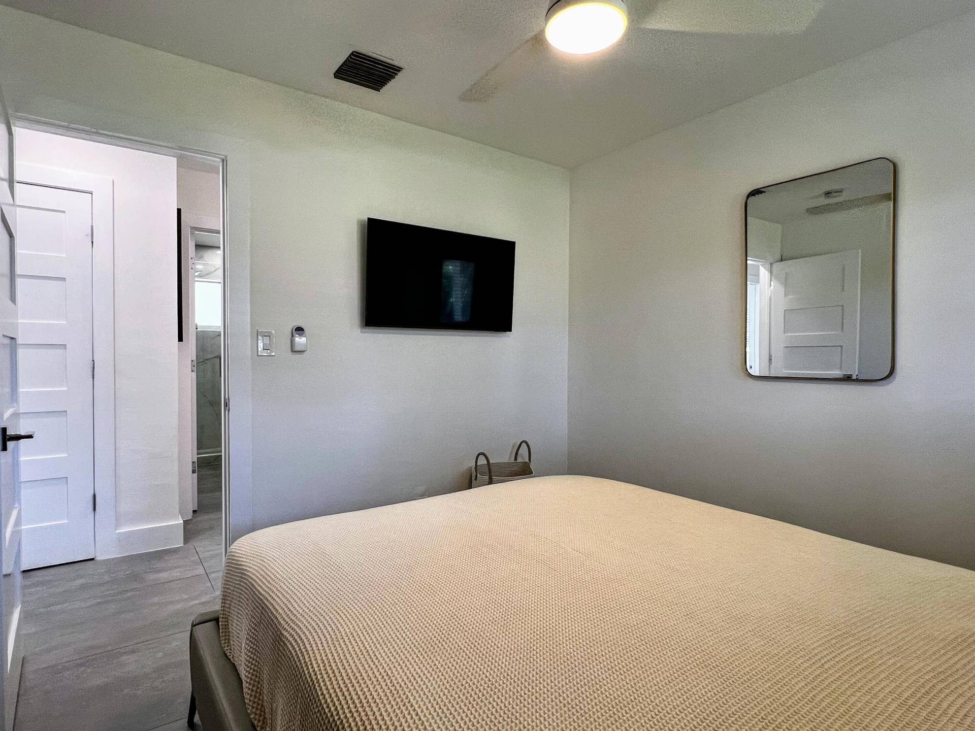 317 NW 26TH Court, Wilton Manors, FL 33311 IMG_1847