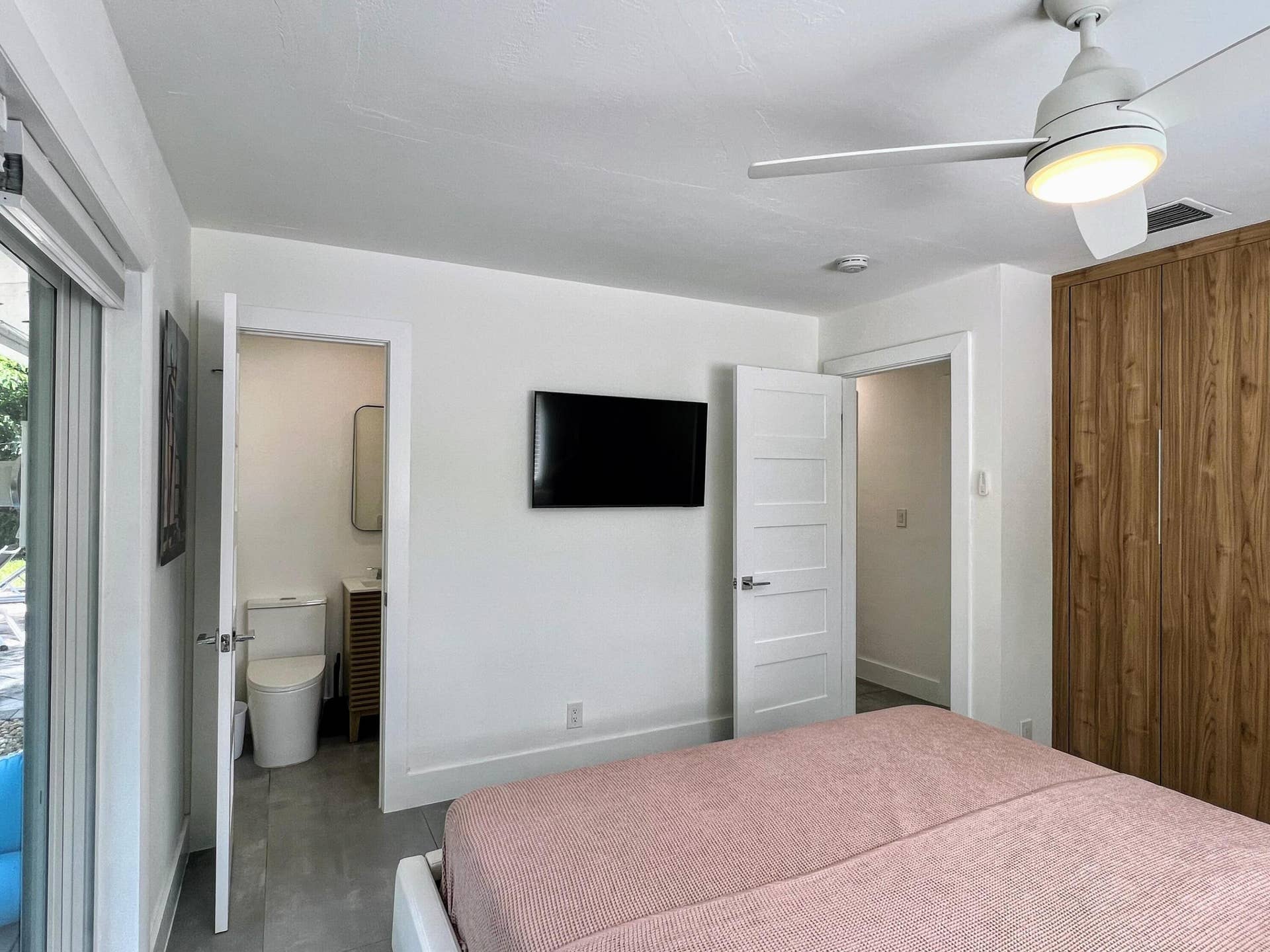 317 NW 26TH Court, Wilton Manors, FL 33311 IMG_1856