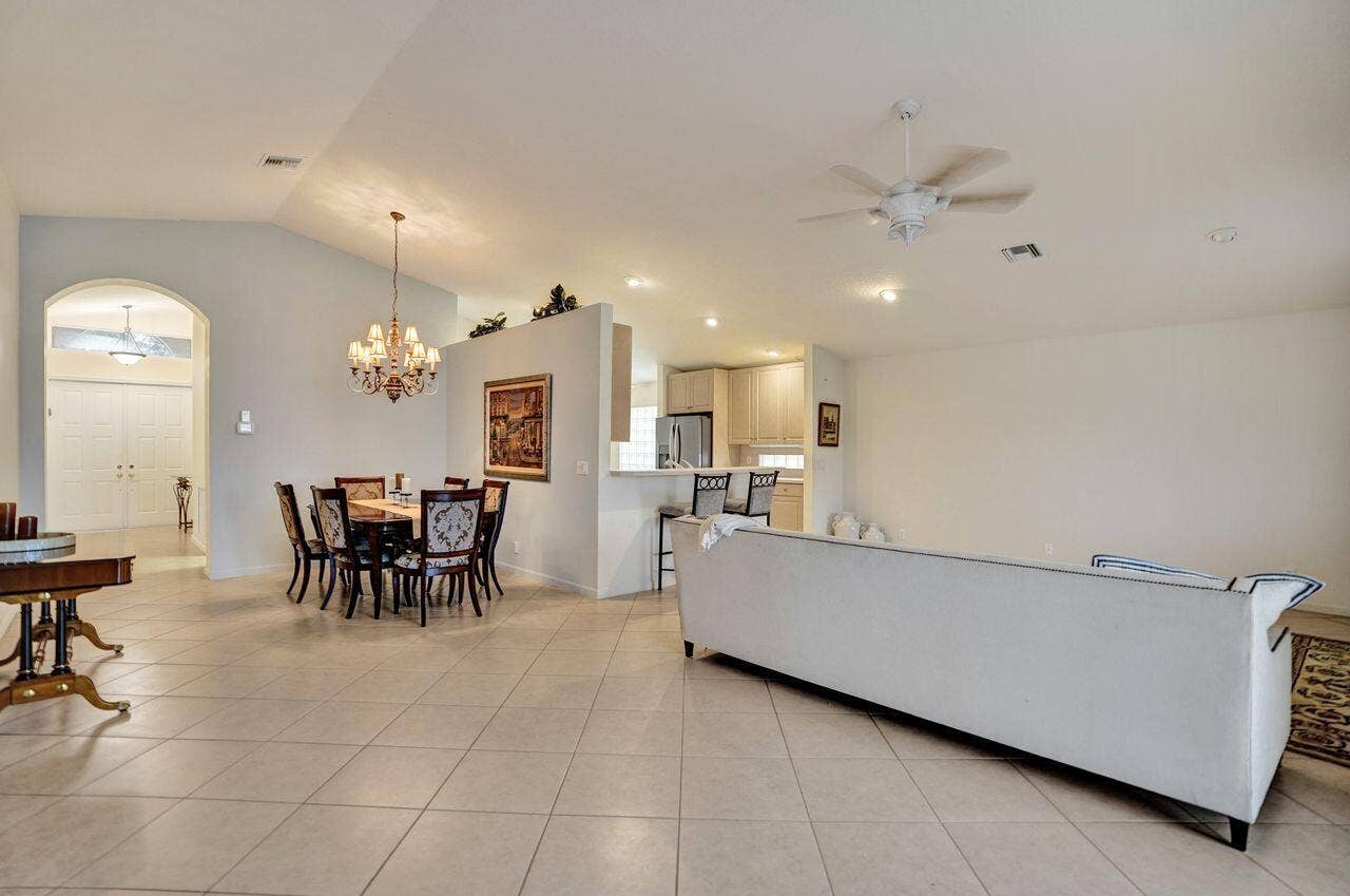 5303 Wycombe Avenue, Boynton Beach, FL 33437 DSC06567