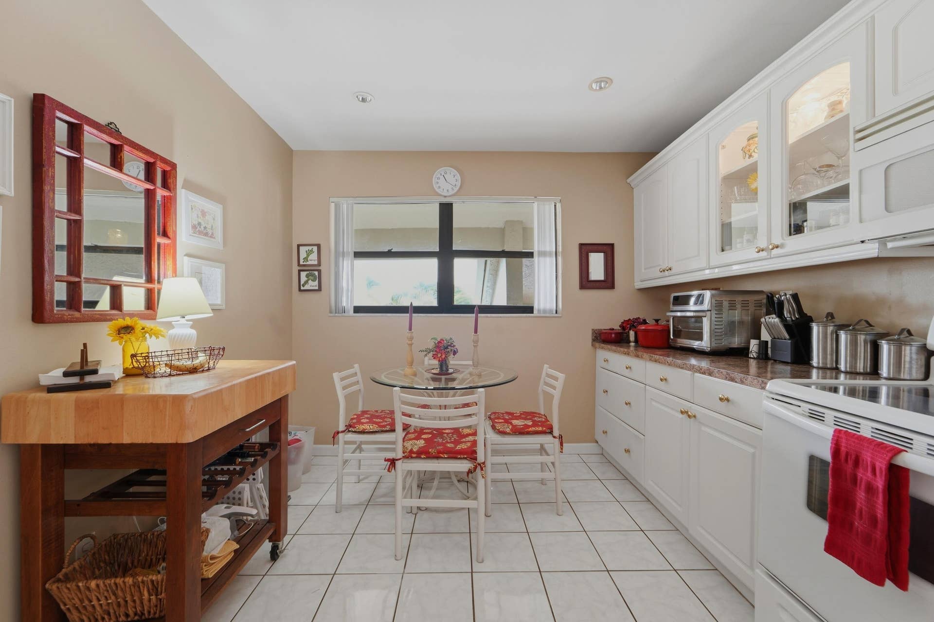12910 Briarlake Drive, #C202, West Palm Beach, FL 33418 Kitchen